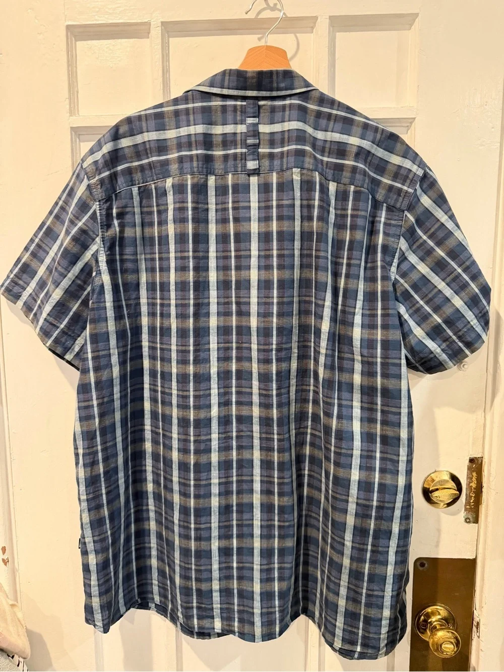 The North Face Men's Blue Plaid Short-Sleeve Button-Down Shirt